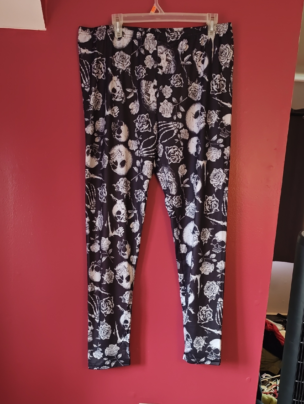 Black and White Skull Floral Leggings